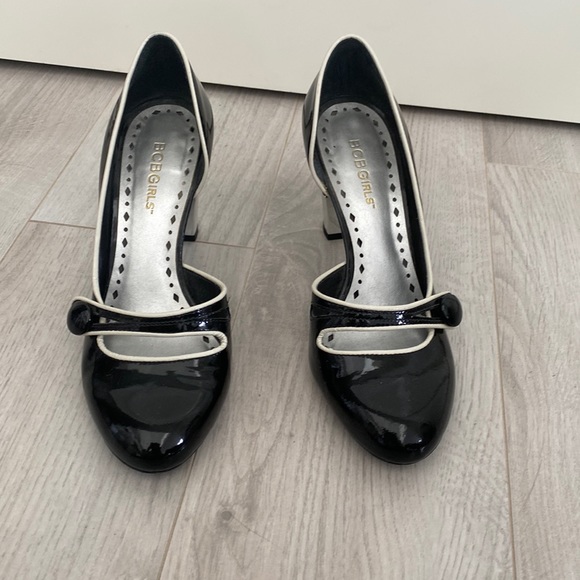 Black and white patent pumps - Picture 1 of 4